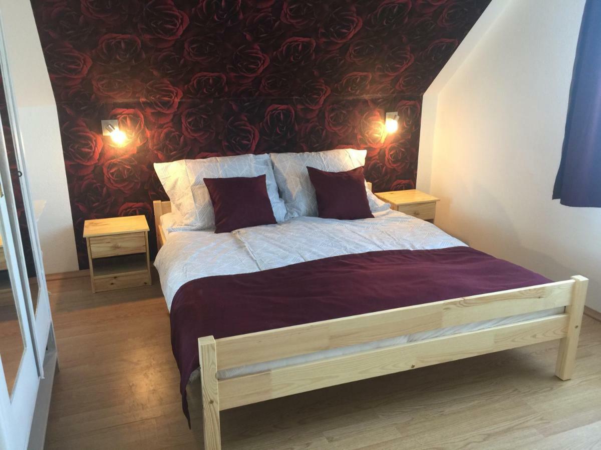 Rozsavoelgy Apartman Balatonlelle Exterior foto