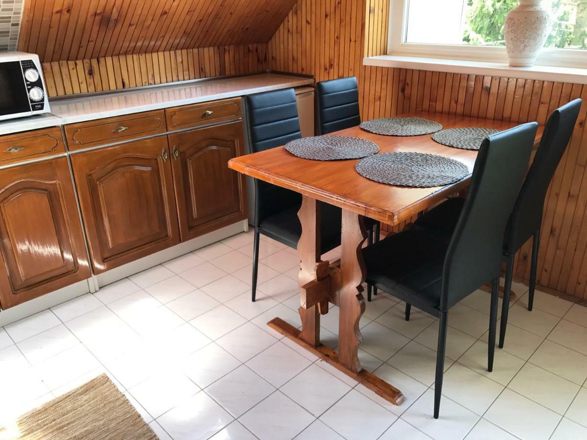 Ferienwohnung Rozsavoelgy Apartman Balatonlelle Exterior foto