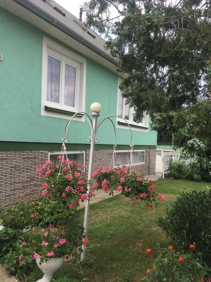 Ferienwohnung Rozsavoelgy Apartman Balatonlelle Exterior foto